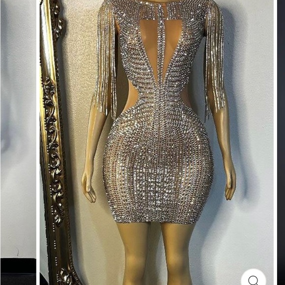 I’m getting rid of it because I don’t see myself wearing it again . - Picture 3 of 3